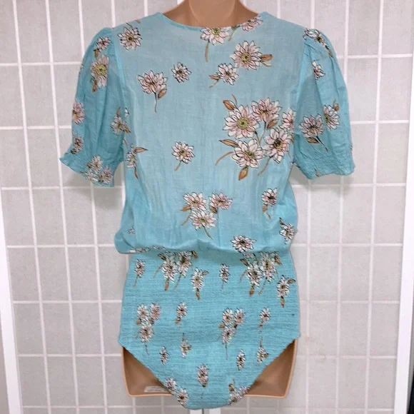 Intimately by FREE PEOPLE Floral Print Babyblue Short Sleeve Bodysuit Blouse S - Picture 3 of 12